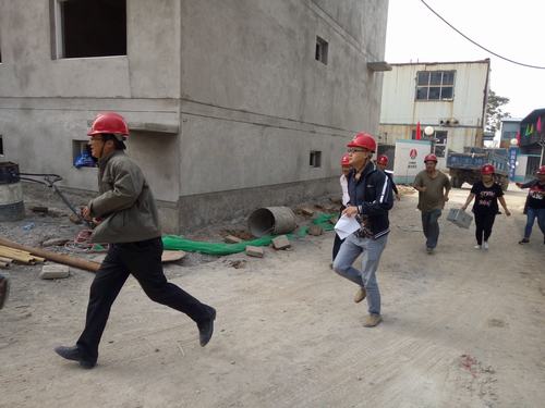 韓城分公司土建三項目部“觸電演練”加強(qiáng)安全管理提高防范能力