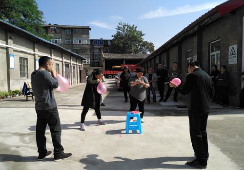 設(shè)備租賃中心迎“雙節(jié)”活動(dòng)樂嗨了