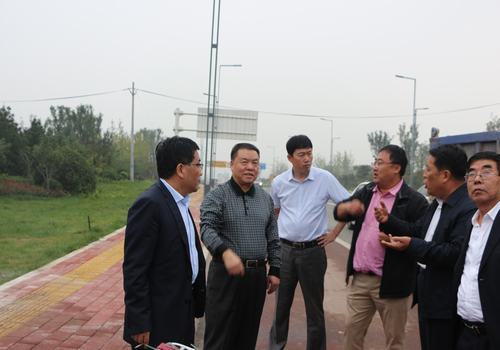 陜煤集團(tuán)總經(jīng)理助理、建設(shè)集團(tuán)聯(lián)合黨委書記、董事長寧興剛節(jié)日期間深入寶雞分公司施工現(xiàn)場視察慰問