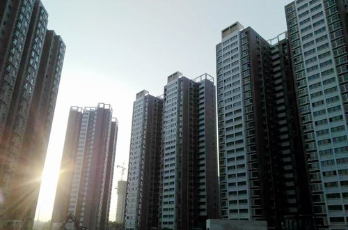 銅煤一號雪松林小區(qū)1-3#樓順利通過竣工驗收