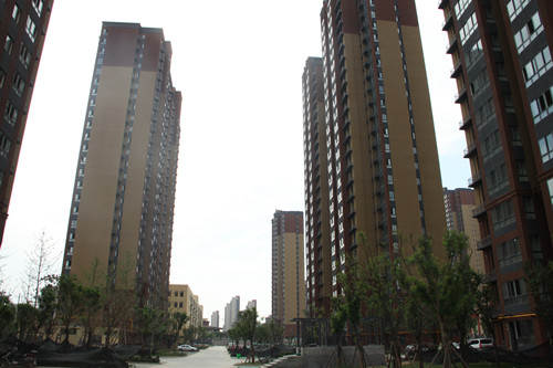 天工公司土建十一項目部承建的曲江羊頭鎮(zhèn)村安置小區(qū)1標(biāo)段工程通過防雷接地、人防兩項專項驗收