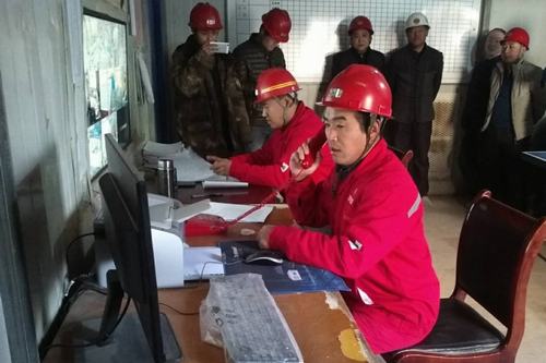 礦建二公司冶坪項(xiàng)目部開展瓦斯超限撤人應(yīng)急演練