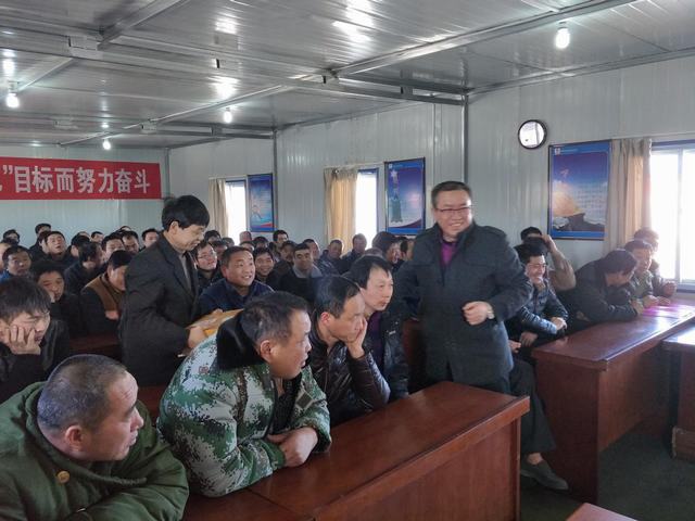 掘進(jìn)公司曹家灘項(xiàng)目部開(kāi)展“百日安全”知識(shí)競(jìng)賽活動(dòng)