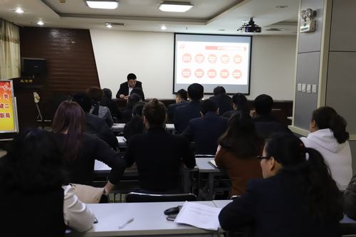 礦建二公司領(lǐng)導(dǎo)班子深入黨建聯(lián)系點(diǎn)進(jìn)行黨的十九大精神宣講