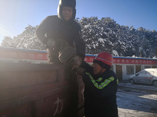 機(jī)電安裝公司建北項目部全力搶修皮帶保生產(chǎn)