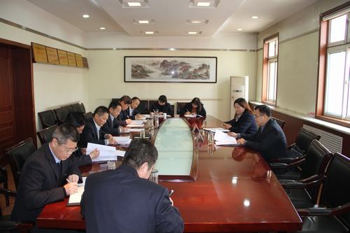 銅煤公司2017年度領(lǐng)導(dǎo)班子民主生活會(huì)相互批評(píng)“辣”味足