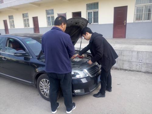 銅煤公司駕駛員爭(zhēng)當(dāng)安全“護(hù)航手”