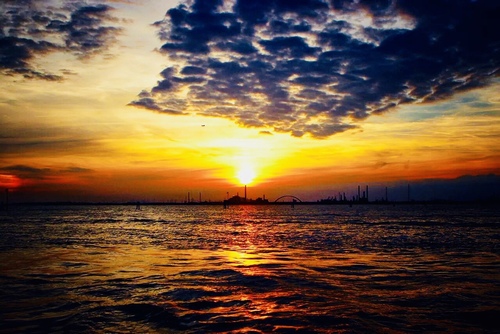 赤朱丹彤，落日飛霞