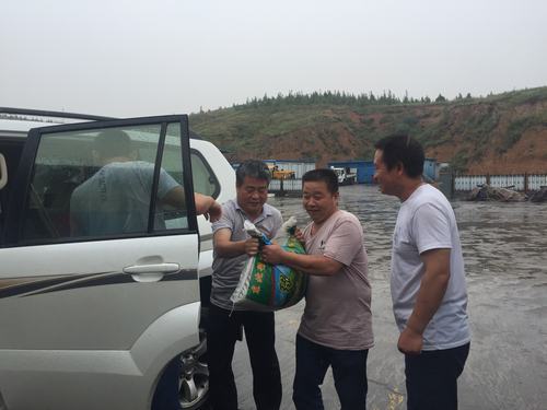 陜煤建設掘進公司：送清涼 送一份誠摯的關懷