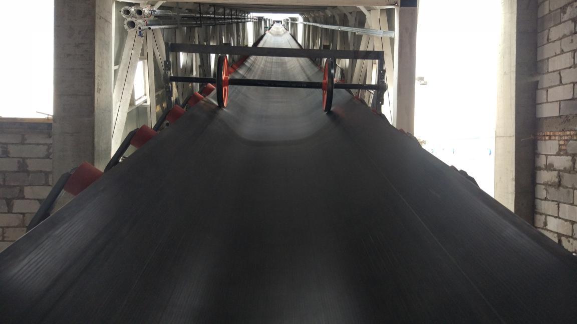 陜煤建設(shè)機(jī)電安裝公司曹家灘項(xiàng)目部承建的皮帶一次試運(yùn)轉(zhuǎn)成功