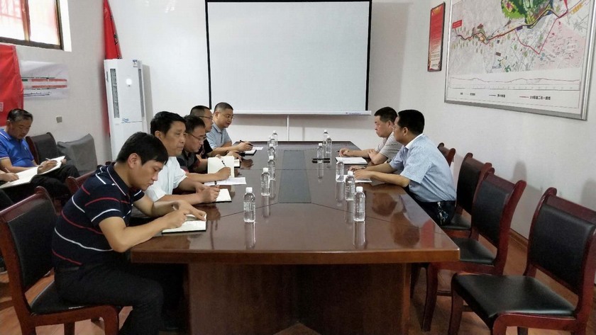 寧興剛、贠公法蒞臨210國(guó)道完善工程川耀PPP項(xiàng)目檢查指導(dǎo)工作