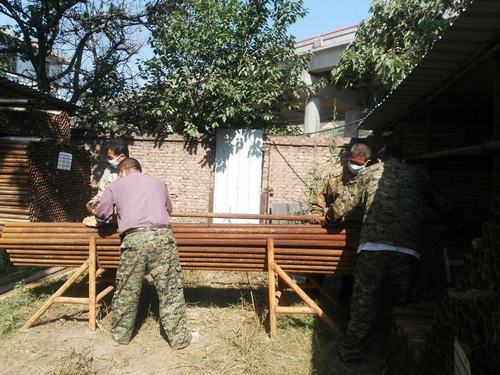 高溫下的“老爺們”