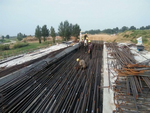 陜煤建設路橋分公司靖神鐵路項目激戰(zhàn)酣