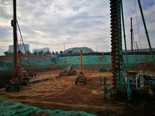 陜煤建設(shè)天工公司陜煤研究院二期項(xiàng)目工程技術(shù)研究所土方開挖工程進(jìn)展順利