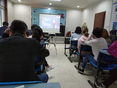 走，聽課去！