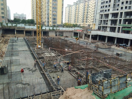 陜煤建設銅煤公司第十項目部天籟小區(qū) 5#樓基礎混凝土工程澆筑完成