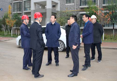 銅川市副市長高毅蒞臨銅煤1#、2#小區(qū)現(xiàn)場調(diào)研檢查供暖準(zhǔn)備工作