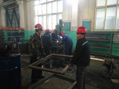 外部市場傳捷報，施工現(xiàn)場干勁足