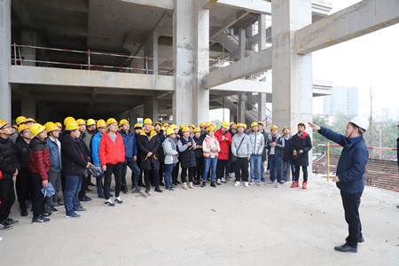 陜煤建設(shè)漢中分公司天漢坊項目迎來陜西理工大學(xué)百余師生參觀學(xué)習(xí)