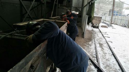 陜煤建設(shè)礦建二公司各項(xiàng)目部認(rèn)真開(kāi)展“提升運(yùn)輸、車(chē)輛運(yùn)輸安全整治專(zhuān)項(xiàng)活動(dòng) ”