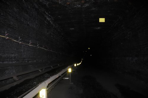 陜煤建設(shè)掘進(jìn)公司：北翼項目部3-1煤輔運大巷反掘精準(zhǔn)貫通