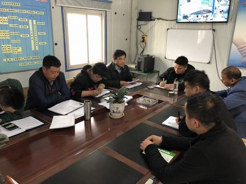 陜煤建設(shè)礦建二公司車村項目部召開青年座談會