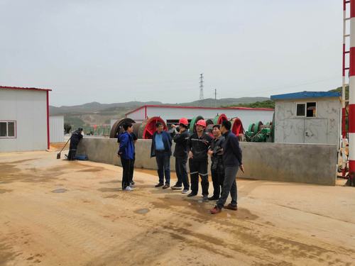 陜煤建設礦建二公司與中煤公司開展安全生產標準化施工交流學習