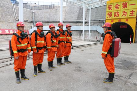 陜煤建設(shè)天工公司各項(xiàng)目部舉行應(yīng)急演練根植員工安全意識(shí)