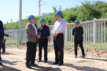 省國資委監(jiān)事會(huì)副主任王文斌一行天工公司子洲項(xiàng)目進(jìn)行調(diào)研