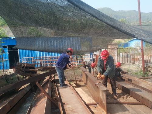 陜煤建設(shè)礦建二公司修舊利廢為建莊項目籌備添磚加瓦