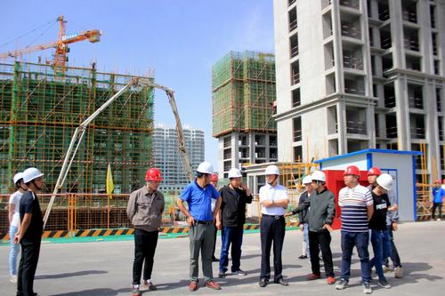 榆林市住建局副局長溫建斌一行蒞臨金地華府項目檢查指導(dǎo)工作