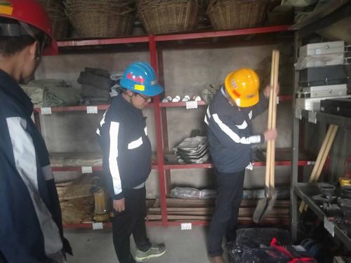 陜煤建設(shè)洗選煤運(yùn)營(yíng)公司安裝第三項(xiàng)目部做實(shí)“雨季三防”工作