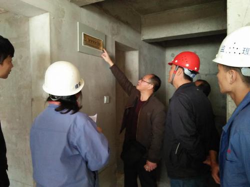 陜煤建設(shè)銅煤公司第三項目部承建的銅煤一號雪松林4、5#樓順利通過竣工驗收