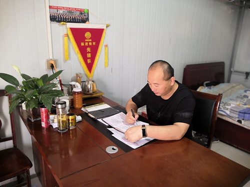 “有擔(dān)當(dāng)、有作為”的鐵軍隊長