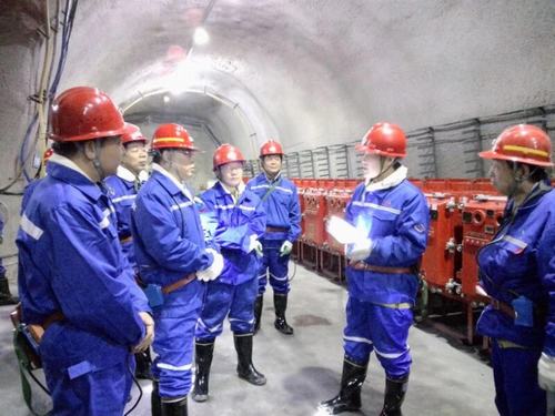 銅川耀州區(qū)煤礦企業(yè)負(fù)責(zé)人與陜煤建設(shè)礦建二公司冶坪項(xiàng)目部開展學(xué)習(xí)對(duì)標(biāo)