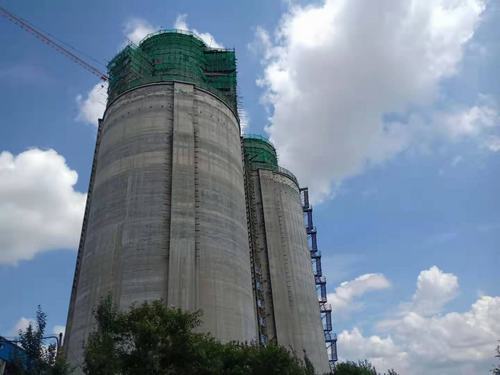 陜煤建設(shè)韓城分公司土建十二項目部承建的彬長小莊礦井及選煤廠 新建產(chǎn)品倉工程順利封頂