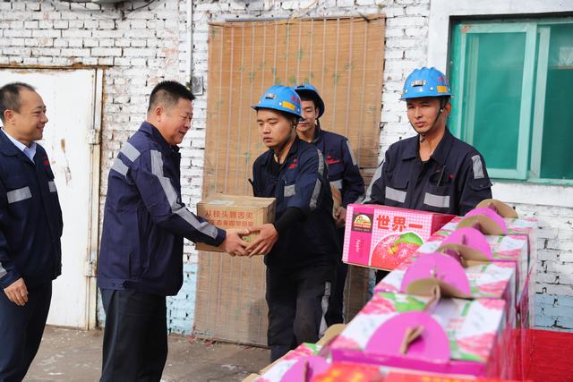 陜煤建設(shè)洗選煤運(yùn)營(yíng)公司：中秋慰問(wèn)暖人心，濃濃溫情話關(guān)懷