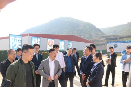 國家發(fā)改委宏觀經(jīng)濟研究院榆林“十四五”規(guī)劃調研組至北國棗業(yè)紅棗深加工項目施工現(xiàn)場開展調研工作