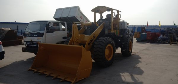 陜煤建設(shè)掘進(jìn)公司:防爆車(chē)輛到場(chǎng)投入使用促收尾工程加速