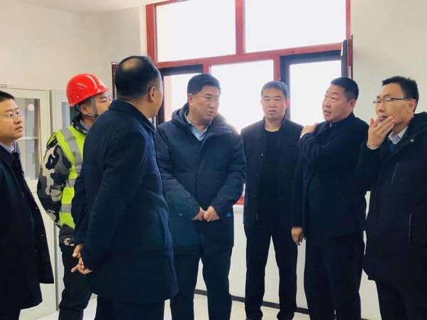 靖邊縣縣委書記劉維平一行蒞臨陜煤建設銅煤公司承建的靖邊金地華府項目調(diào)研指導工作