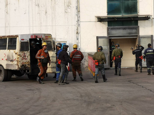 陜煤建設(shè)機(jī)電安裝公司黃陵項(xiàng)目部：除夕，我們升井了