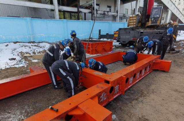 陜煤建設(shè)洗選煤運(yùn)營(yíng)公司紅柳林洗煤廠(chǎng)項(xiàng)目部312破碎機(jī)安裝工程順利完工