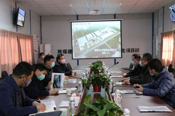 公司領(lǐng)導(dǎo)侯本英、楊讓順一行深入渭南分公司南京金龍項目檢查復(fù)工及防疫工作