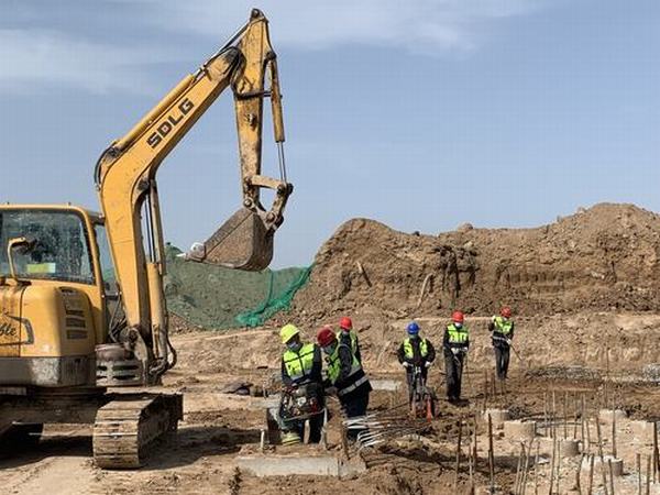 建筑工地“春耕”圖