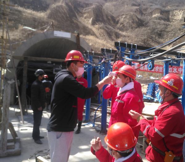 楊讓順深入陜煤建設(shè)礦建二公司車村項目部檢查指導(dǎo)工作