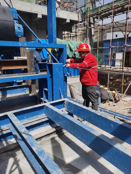 陜煤建設(shè)礦建二公司安裝項(xiàng)目部完成車村煤礦候車安裝任務(wù)并順利通過安全檢測