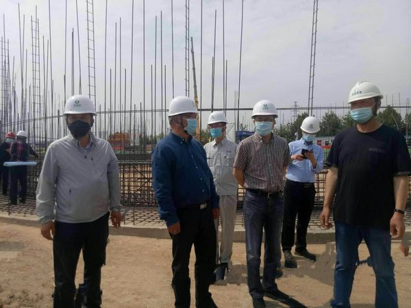 中儲糧西安分公司總經(jīng)理戴中文、西安直屬庫總經(jīng)理趙琳蒞臨天工公司中儲糧項目檢查指導(dǎo)工作