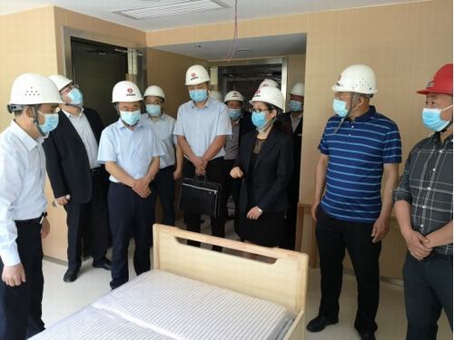 陜煤實(shí)業(yè)集團(tuán)董事長(zhǎng)胡守平、總經(jīng)理劉文蒞臨西煤機(jī)養(yǎng)老院項(xiàng)目部檢查指導(dǎo)工作