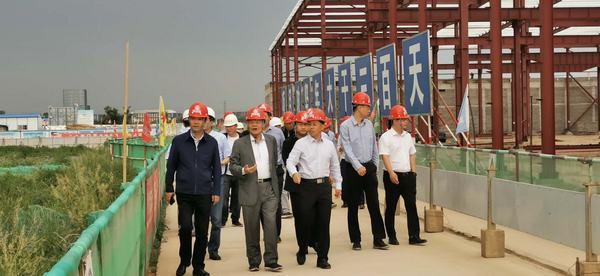 開(kāi)沃新能源汽車(chē)集團(tuán)董事長(zhǎng)黃宏生、渭南市副市長(zhǎng)楊武民一行現(xiàn)場(chǎng)推進(jìn)渭南南京金龍項(xiàng)目建設(shè)
