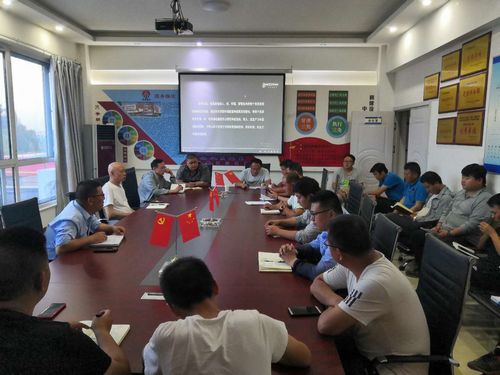 陜煤建設(shè)路橋分公司靖神鐵路項(xiàng)目開(kāi)展環(huán)衛(wèi)活動(dòng)助力文明工地建設(shè)